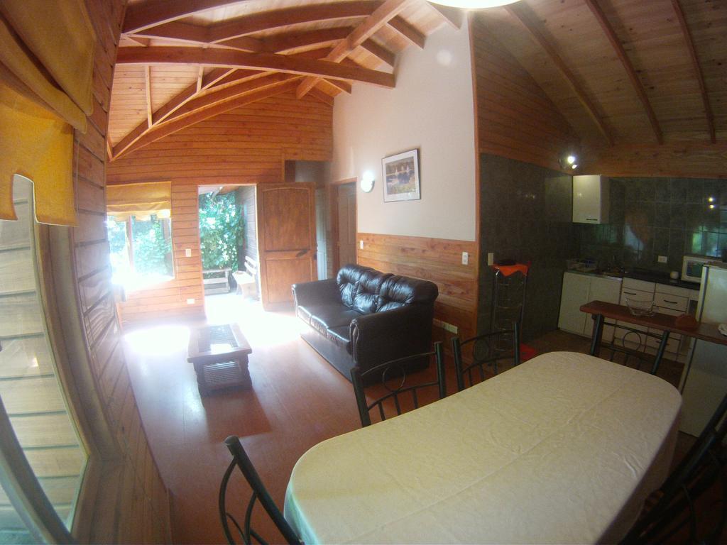 Cabanas Santa Maria Pucón Rum bild